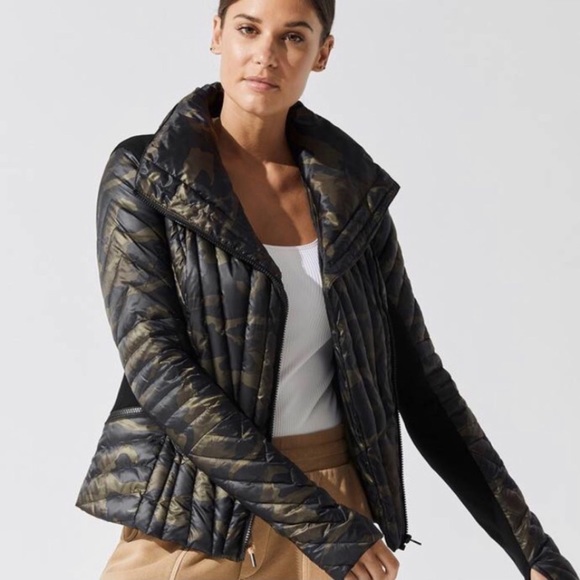 Shiny Panel Puffer Jacket Nwot 